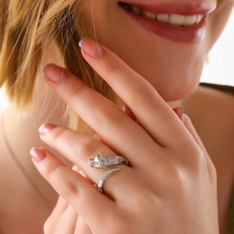 Gümüş Ayarlanabilen Kaplan Figürlü Kadın Yüzük