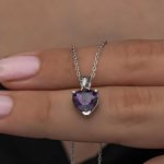 Gümüş Mor Taşlı Kalpli Kadın Kolye