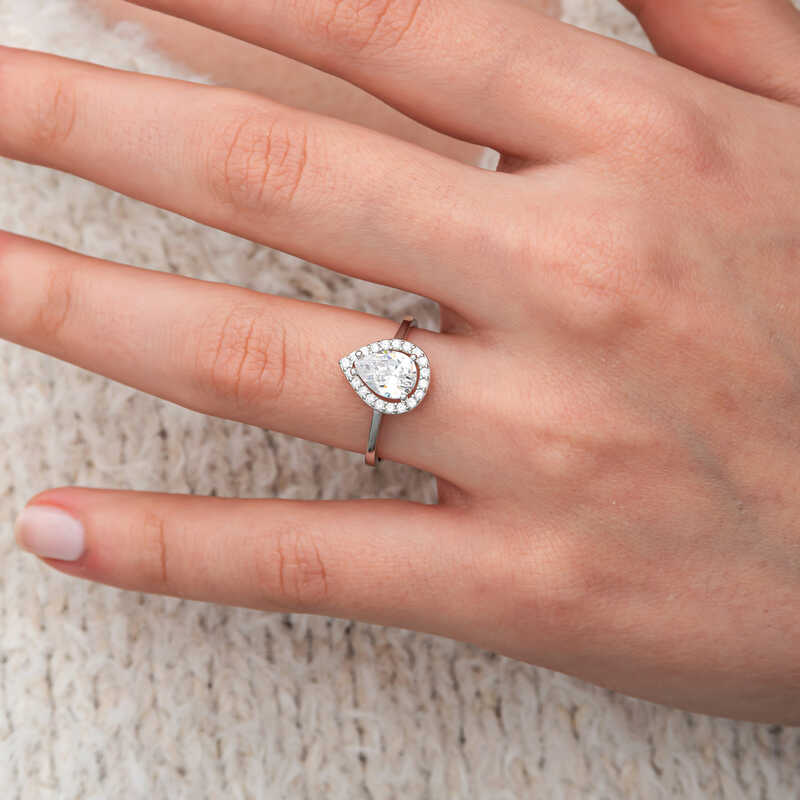 Gümüş Beyaz Zirkon Taşlı Damla Kadın Yüzük