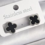 316L Çelik Gümüş Renk Siyah Yonca Model Kadın Küpe