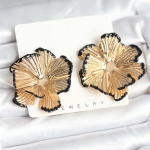 Pirinç Gold Renk Siyah Mine Detaylı Lotus Kadın Küpe