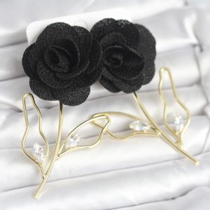Pirinç Gold Renk Siyah Gül Model Kadın Küpe