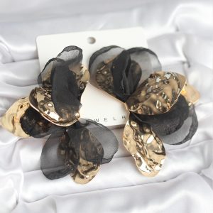 Pirinç Gold Renk Siyah Tüllü Lotus Kadın Küpe