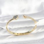 Pirinç Gold Renk Kalpli Model Kadın Kelepçe Bileklik