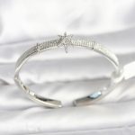 Pirinç Gümüş Renk Kutup Yıldızı Model Kadın Kelepçe Bileklik