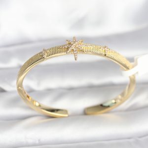 Pirinç Gold Renk Kutup Yıldızı Model Kadın Kelepçe Bileklik