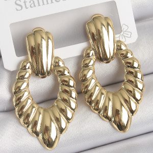 316 Çelik Gold Renk İşlemeli Motiif Model Kadın Küpe