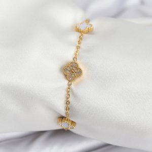 316L Çelik Gold Renk Beyaz ve Zirkon Taşlı Baby Boy Yonca Kadın Bileklik