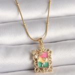 316L Çelik Gold Renk Renkli Zirkon Taşlı Kelebek İşlemeli Portre Model Kadın Kolye