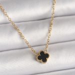 316L Çelik Gold Renk Siyah Yonca Model Kadın Kolye
