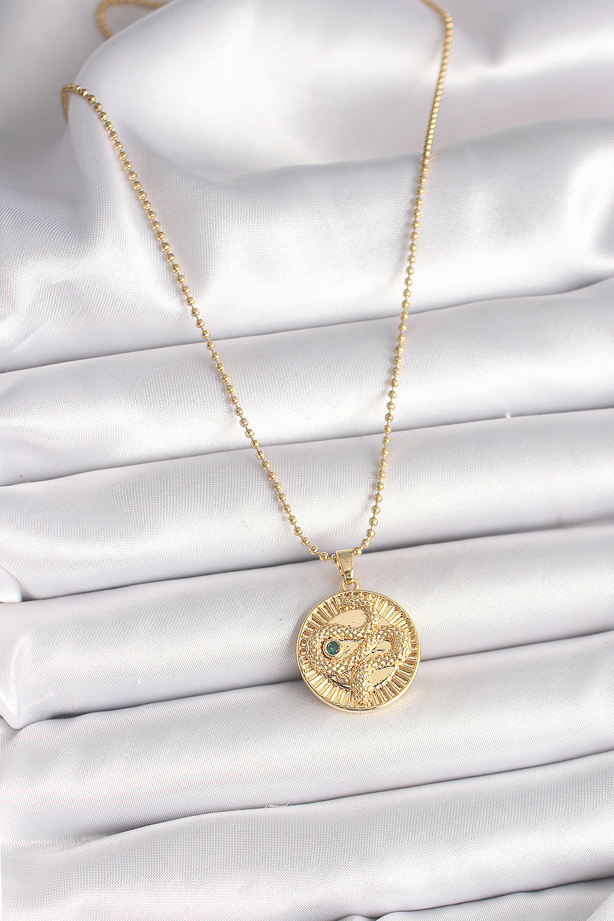 316L Çelik Gold Renk Topçuk Zincir Yılan İşlemeli Zirkon Taş Detaylı Madalyon Model Kadın Kolye