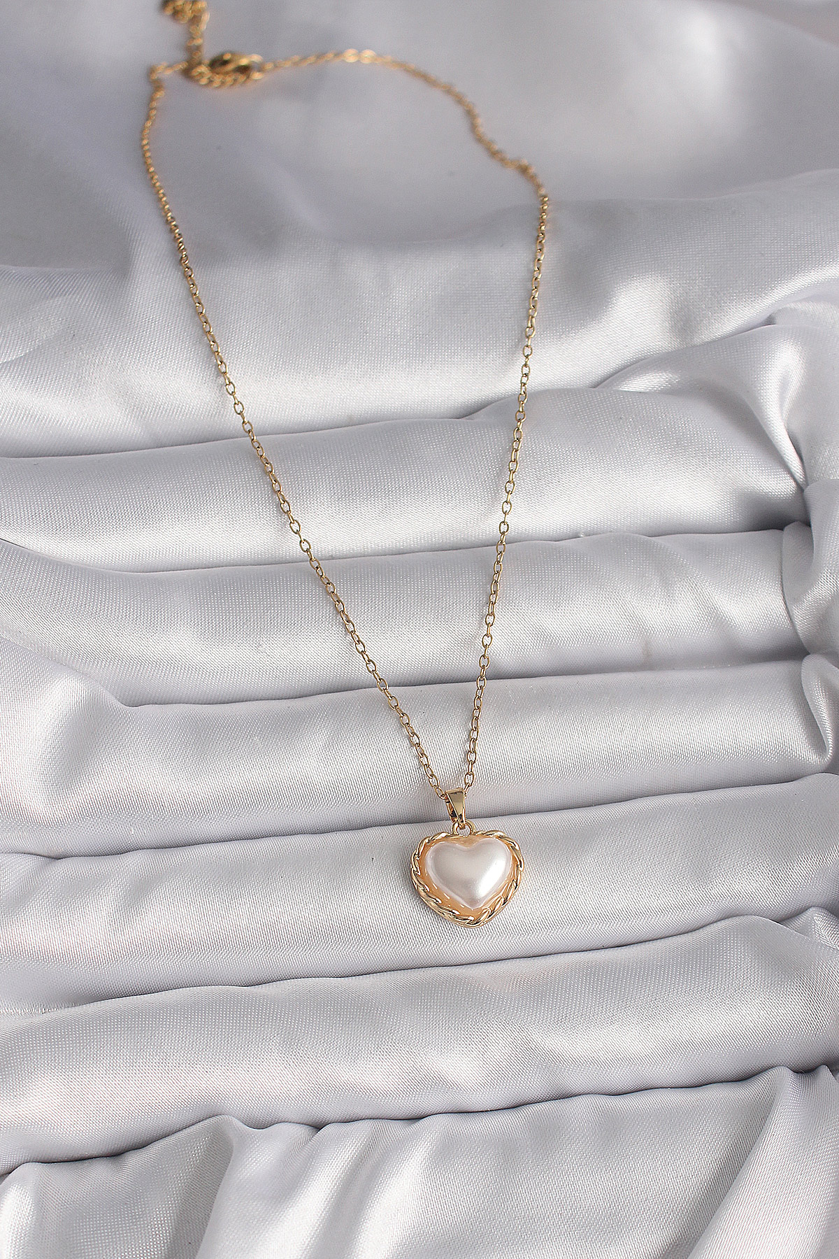 316L Çelik Gold Renk Zincir 3D İnci Kalp Model Kadın Kolye