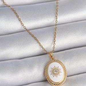 316L Çelik Gold Renk Zincir Beyaz Mineli Güneş İşlemeli Zirkon Taş Detaylı Madalyon Model Kadın Kolye