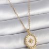 316L Çelik Gold Renk Zincir Beyaz Mineli Kutup Yıldız İşlemeli Madalyon Model Kadın Kolye