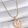 316L Çelik Gold Renk Zincir Pembe Mineli Çiçek İşlemeli Portre Model Kadın Kolye