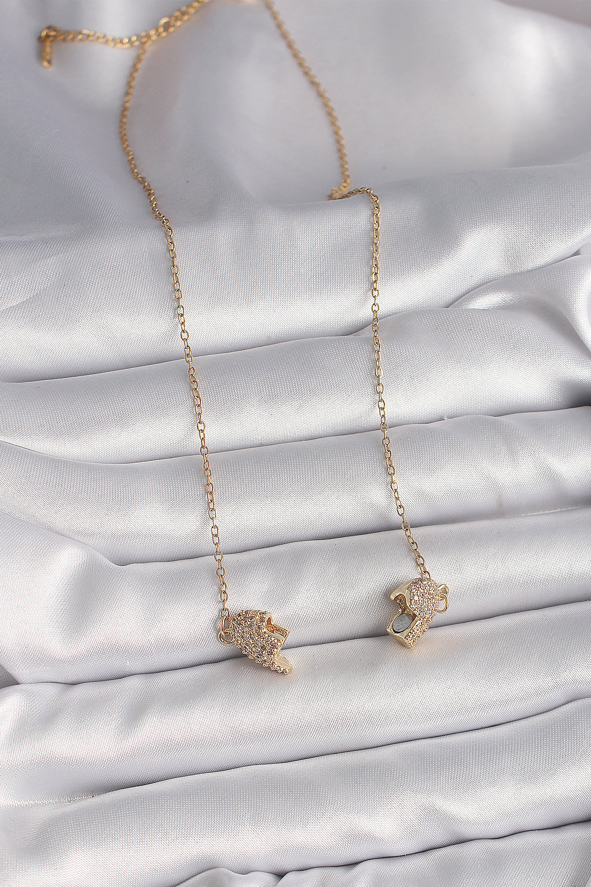 316L Çelik Gold Renk Zincir Zirkon Taşlı Mıknatıslı Kalp Model Kadın Kolye