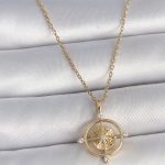 316L Çelik Gold Renk Zincir Zirkon Taşlı Pusula Model Kadın Kolye