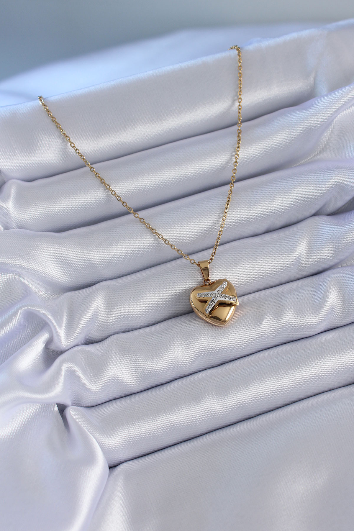 316L Çelik Gold Renk Zirkon Detay Kalp Model Kadın Kolye