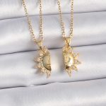 316L Çelik Gold Renk Zirkon Taşlı Güneş Model İşleme Yazı Detay Arkadaş Kolyesi