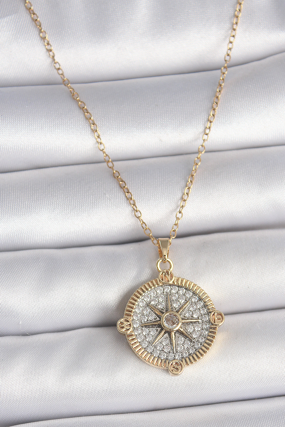 316L Çelik Gold Renk Zirkon Taşlı Pusula Model Kadın Kolye