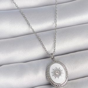 316L Çelik Gümüş Renk Beyaz Mineli Güneş İşlemeli Nazar Boncuk Detay Madalyon Model Kadın Kolye