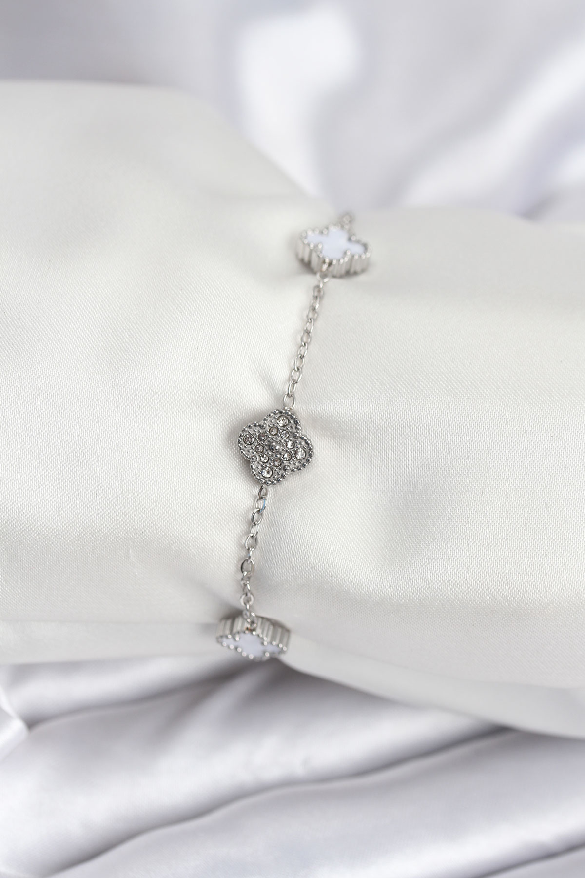 316L Çelik Gümüş Renk Beyaz ve Zirkon Taşlı Baby Boy Yonca Kadın Bileklik