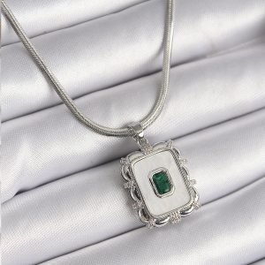 316L Çelik Gümüş Renk İtalyan Zincir Beyaz Sedefli Kare Portre Model Zümrüt Taş Detay Kadın Kolye