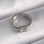 316L Çelik Gümüş Renk Kare Zirkon Taşlı Tragus Piercing