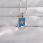 316L Çelik Gümüş Renk Mavi Mineli Güneş Model Tarot Kolye