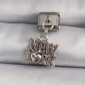316L Çelik Gümüş Renk Sallantı New York Yazı Model Nomination Charm