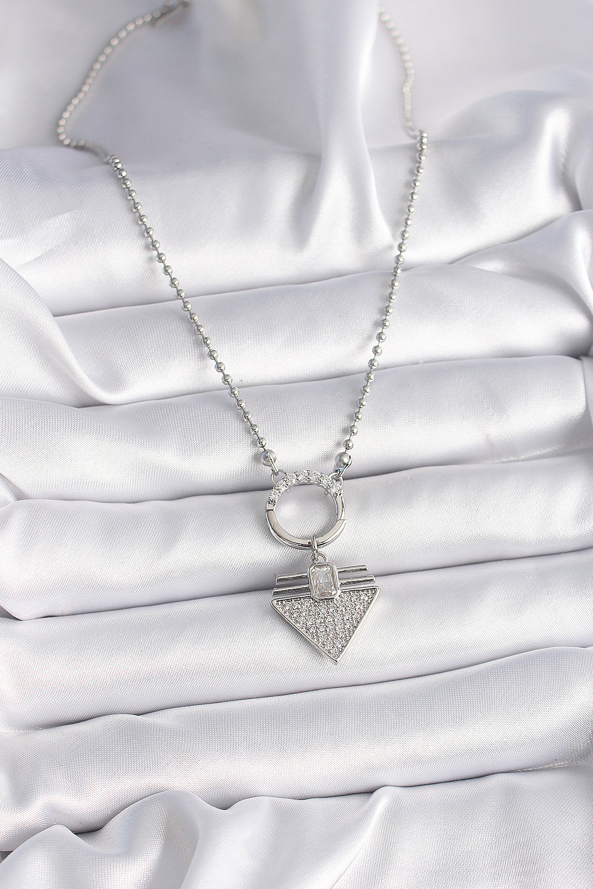 316L Çelik Gümüş Renk Topçuk Zincir Zirkon Taşlı Üçgen Model Kadın Kolye