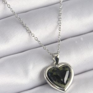 316L Çelik Gümüş Renk Yeşil Mineli Kalp Model Kadın Kolye