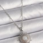 316L Çelik Gümüş Renk Zincir Beyaz Mineli Güneş Model Kadın Kolye