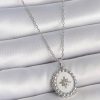 316L Çelik Gümüş Renk Zincir Beyaz Mineli Kutup Yıldız İşlemeli Madalyon Model Kadın Kolye