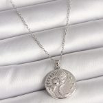 316L Çelik Gümüş Renk Zincir Zirkon Taşlı Ay Güneş İşlemeli Madalyon Model Kadın Kolye