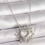 316L Çelik Gümüş Renk Zirkon Taşlı Kalp Model Kadın Kolye