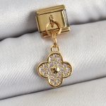 316L Çelik Sallantılı Zirkon Taşlı Yonca Model Gold Renk Nomination Charm