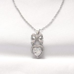 316L Çelik Silver Renk Zirkon Taşlı Kalpli Fiyonk Kolye