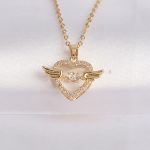 316L Çelik Zincir Altın Renk Zirkon Taşlı Kanatlı Kalp Kolye