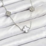 316L Çelik Zincir Gümüş Renk Beyaz ve Zirkon Taşlı Yonca Kadın Kolye