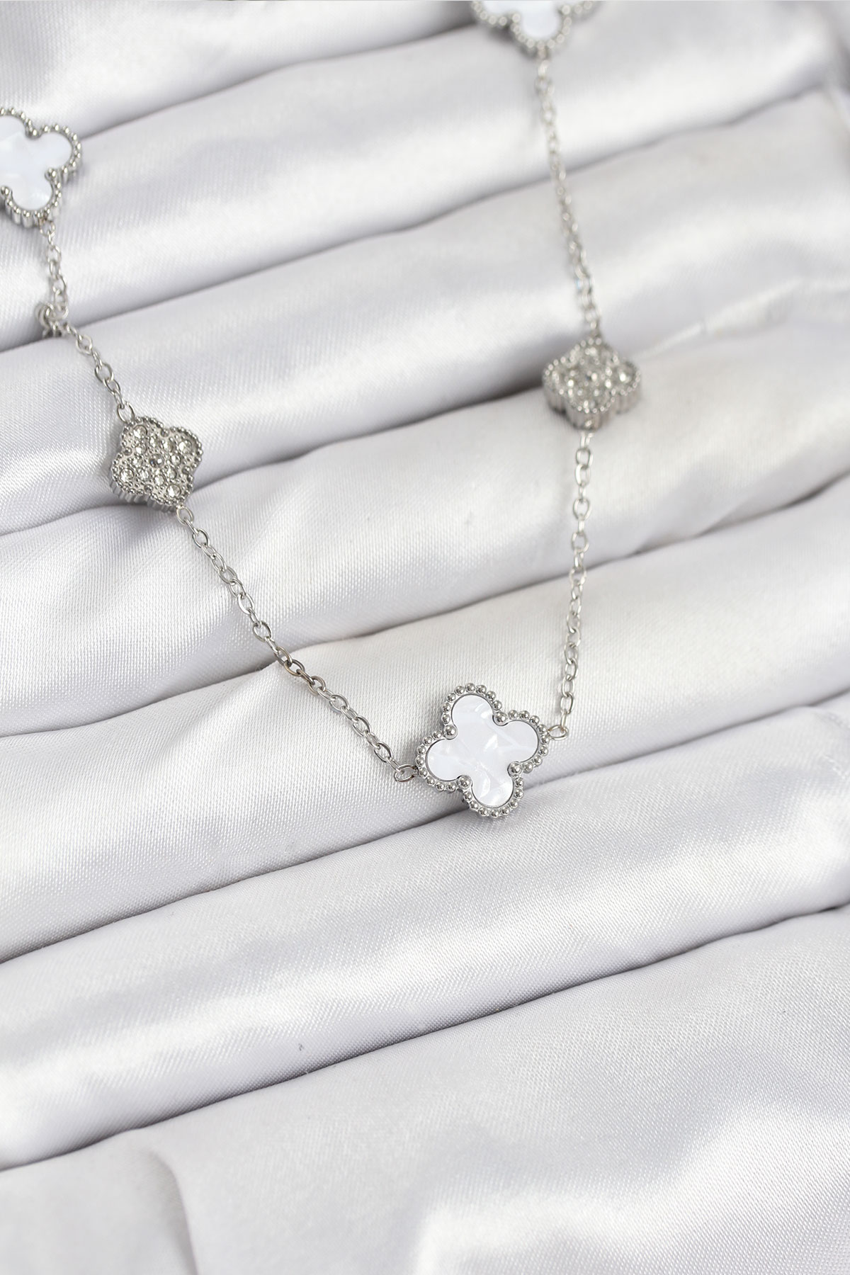 316L Çelik Zincir Gümüş Renk Beyaz ve Zirkon Taşlı Yonca Kadın Kolye