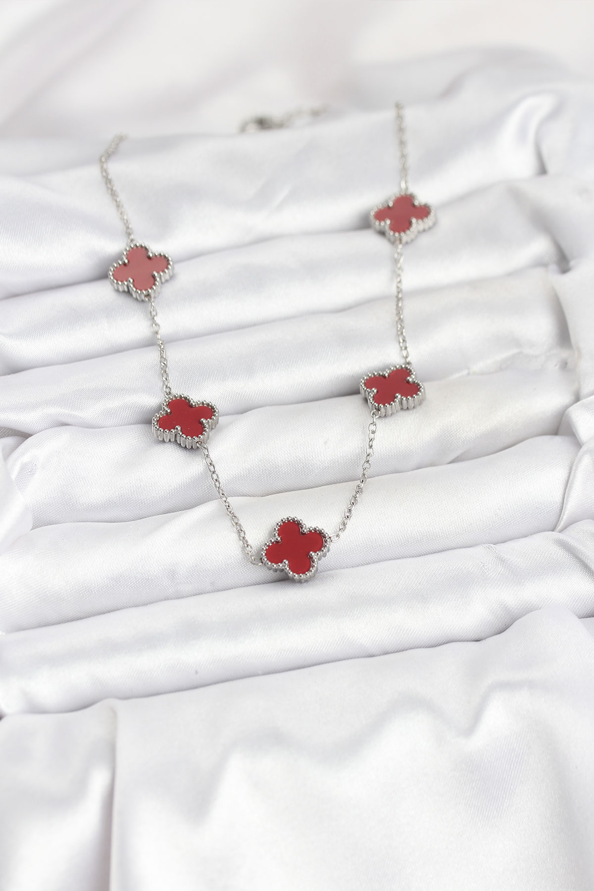 316L Çelik Zincir Gümüş Renk Bordo Renk Yonca Kadın Kolye