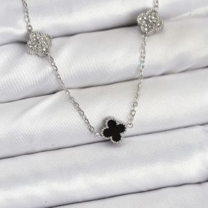 316L Çelik Zincir Gümüş Renk Siyah ve Zirkon Taşlı Baby Boy Yonca Kadın Kolye