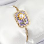 316L Çelik Zincir Mor Mineli Sanatsal Portre İnci Detaylı Papatya Model Gold Renk Kadın Bileklik