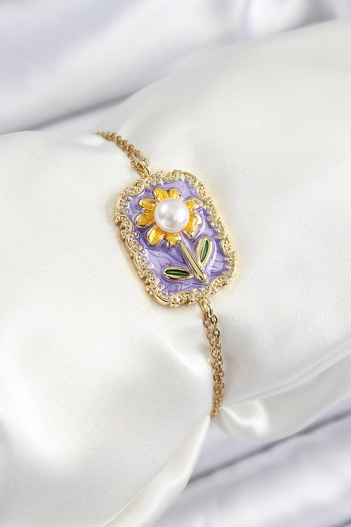 316L Çelik Zincir Mor Mineli Sanatsal Portre İnci Detaylı Papatya Model Gold Renk Kadın Bileklik