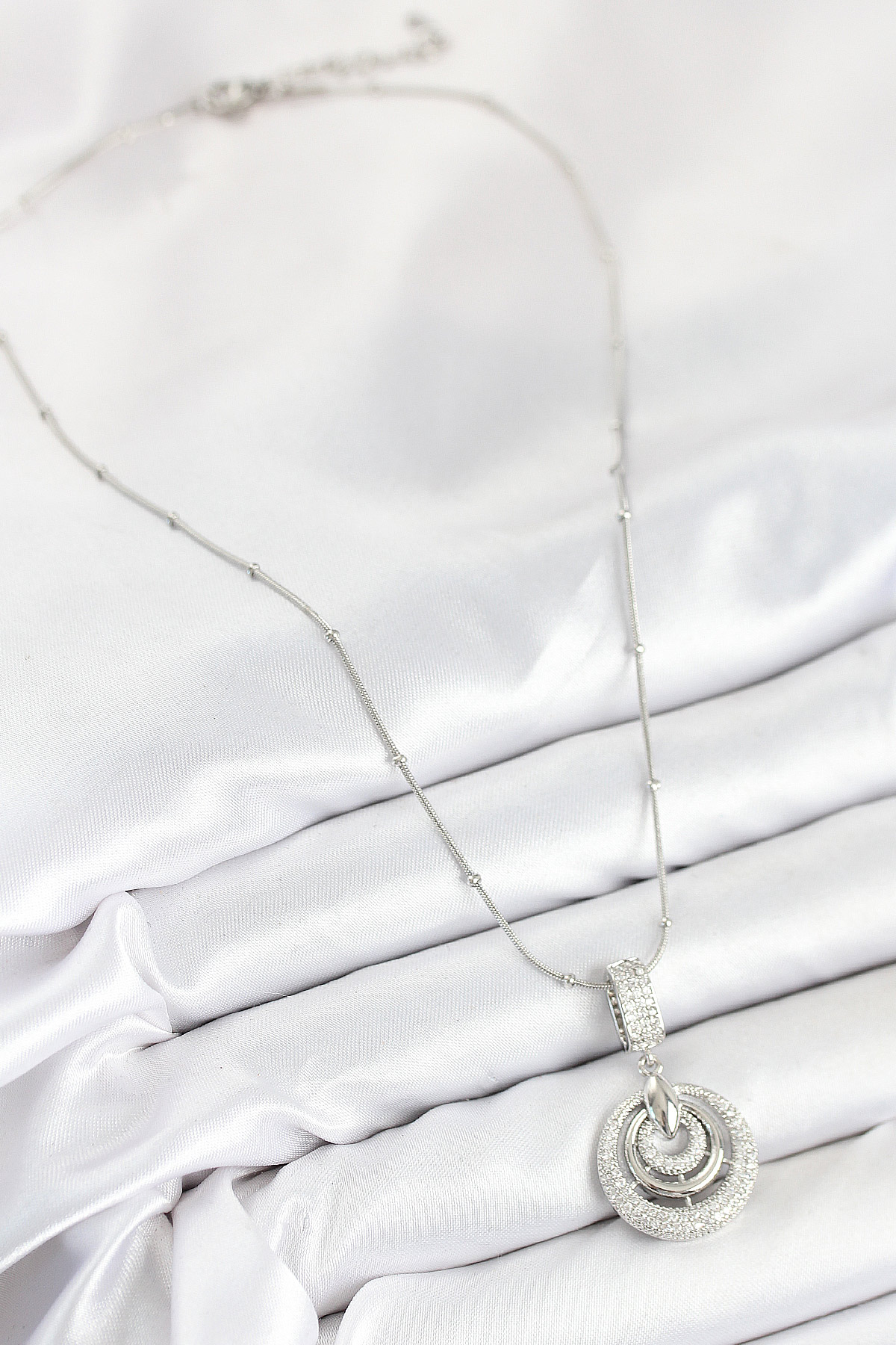 316L Çelik Zirkon Taşlı Çember Model Gümüş Renk Kadın Kolye