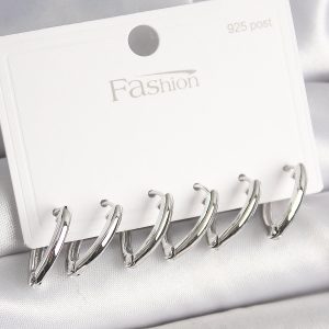 925 Ayar Gümüş Çivi Pirinç Gümüş Renk Üçgen Model Kadın Küpe Seti