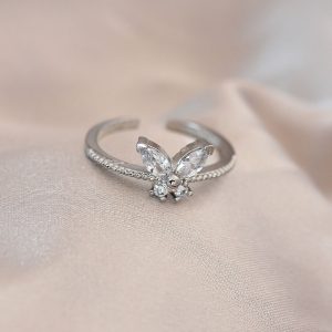 Ayarlamalı Gümüş Renk Metal Zirkon Taş ve Kristal Taşlı Kelebek Model Yüzük