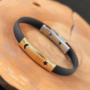 Gold Renk Metal Ay Yıldız Tasarım Siyah Renk Silikon Erkek Bileklik