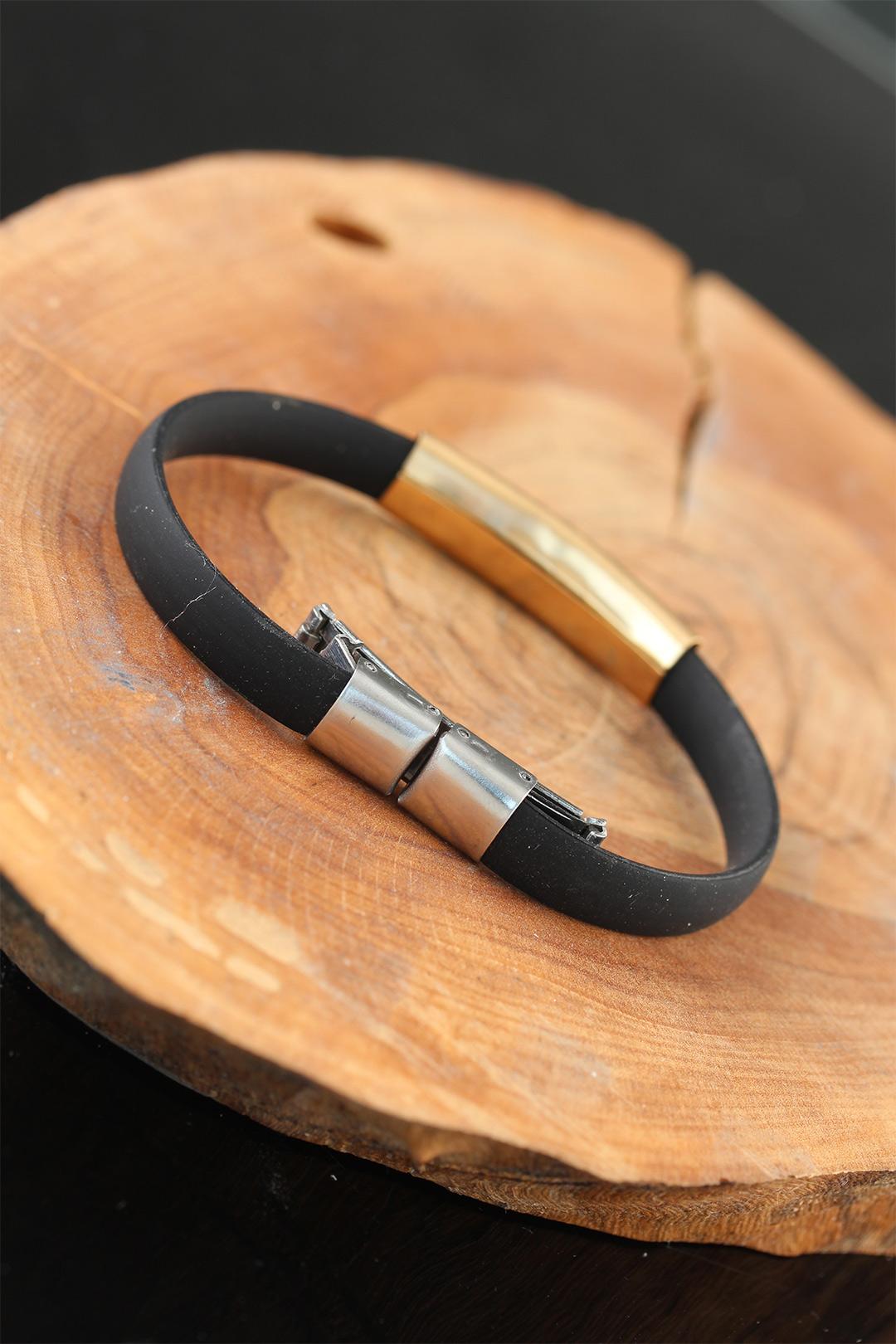 Gold Renk Çelik Yıldızlı Tasarım Siyah Renk Silikon Erkek Bileklik